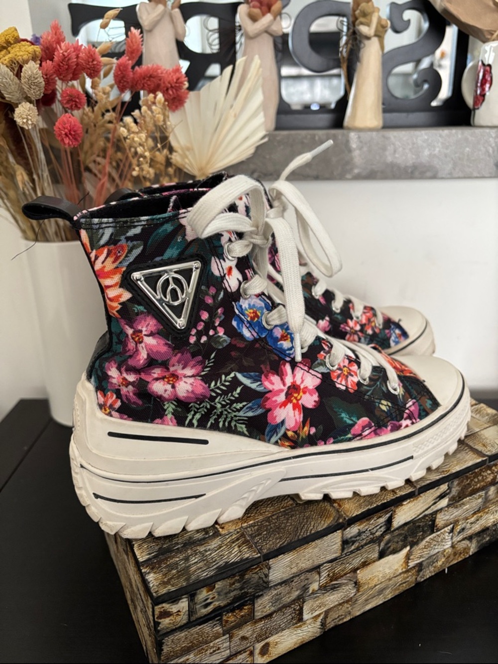 WISHBONE (6) Collection Floral High-Top Canvas Sneakers Black Pink Platform - 6 - Picture 2 of 16